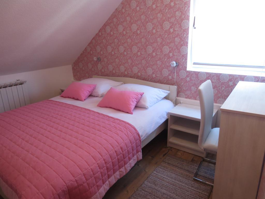 House Katja Otel Jezerce Oda fotoğraf