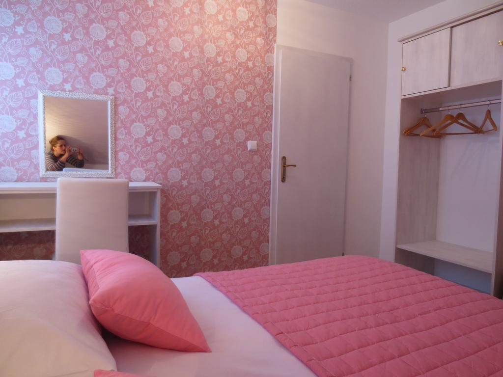 House Katja Otel Jezerce Oda fotoğraf