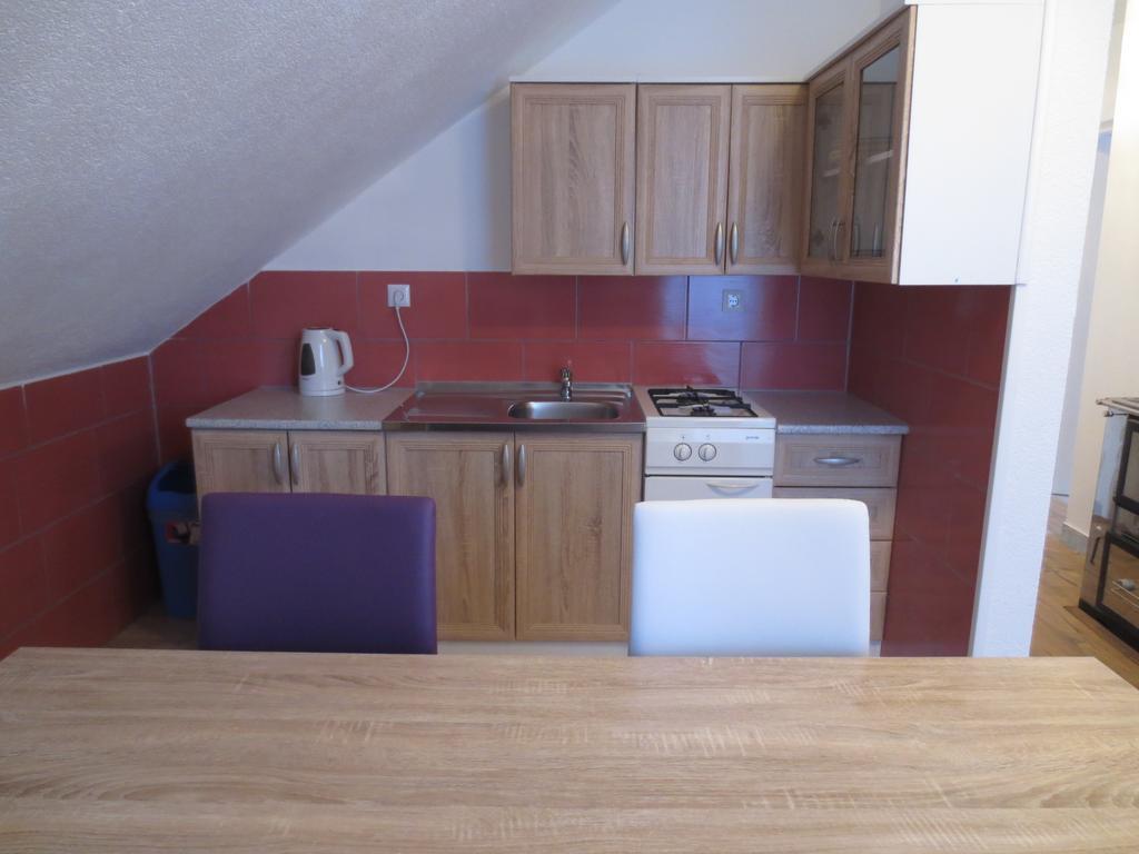 House Katja Otel Jezerce Oda fotoğraf