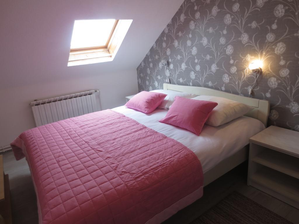 House Katja Otel Jezerce Oda fotoğraf